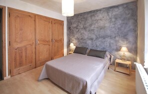 3 slaapkamers, reisbedje