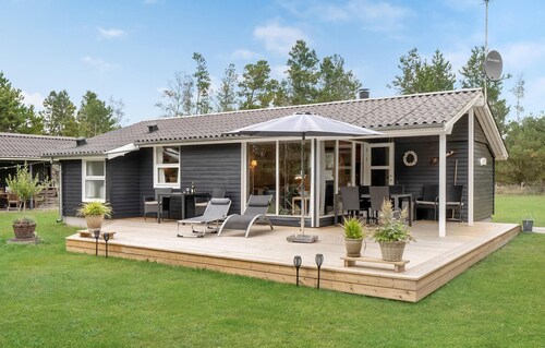 2 bedroom nice home in Strandby