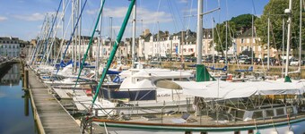 Lovely home in Cadouarn with WiFi