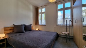 2 bedrooms, in-room safe, iron/ironing board, travel crib