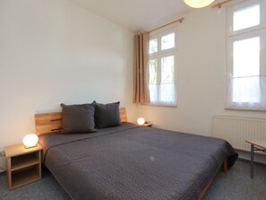 Unclassified image, 3 of 20, button