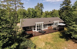 Exterior - Nice home in Hasle with sauna (Hasle)