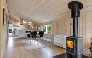 Dining - Nice home in ålbæk with WiFi (Ålbæk)