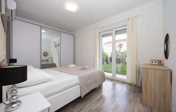 6 slaapkamers, een kluis op de kamer, reisbedje, gratis wifi