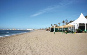 Beach - Nice home in Marbella with kitchen (Marbella)