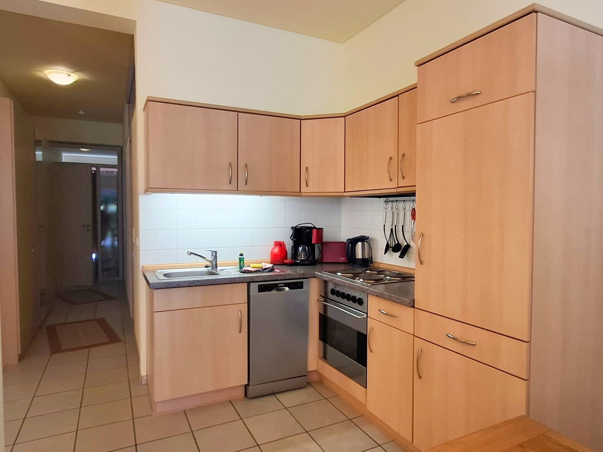 Fridge, oven, dishwasher, toaster