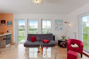 TV, fireplace - Vacation home Das blaue Haus am Peenestrom - Holiday home Das blaue Haus-2 SZ bis (Peenemünde)