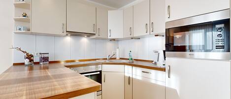 Køleskab, mikrobølgeovn, ovn, opvaskemaskine