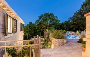Property grounds - Luxurious home in Gromaca (Gromaca)