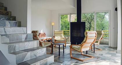 Cozy home in San Giuliano with WiFi