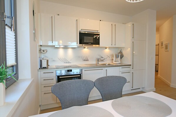 Køleskab, mikrobølgeovn, ovn, opvaskemaskine