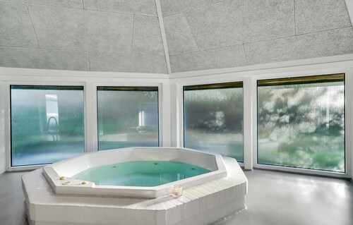 Cozy home in Ringkøbing with sauna