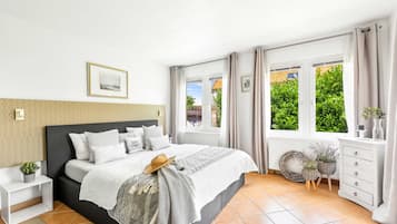 3 chambres, coffres-forts dans les chambres, Wi-Fi, draps fournis