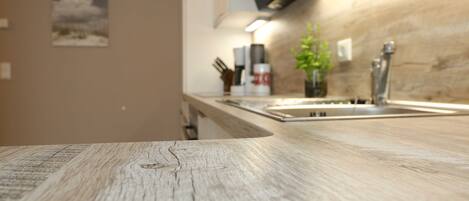 Fridge, oven, dishwasher, coffee/tea maker