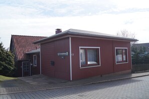 Unclassified image, 2 of 17, button