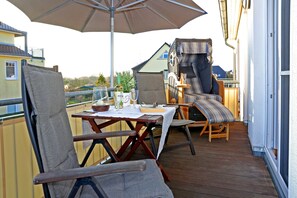 Outdoor dining - Accommodation Seestern, WLAN, approx. 250m to the beach (Börgerende-Rethwisch)