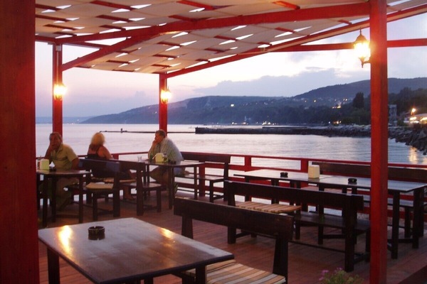 typ. Lokal, häufig an der Balchik-Bay-Promenade