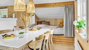 Room - Cozy home in Oksbøl with sauna (Oksbøl)