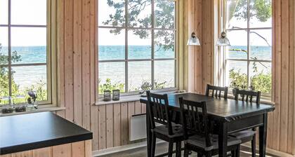 Nice home in Augustenborg with WiFi