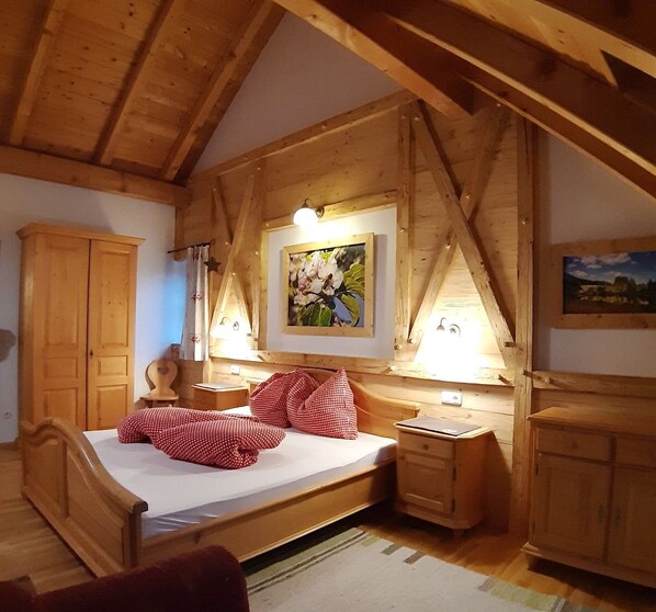 1 slaapkamer, een bureau, reisbedje, wifi