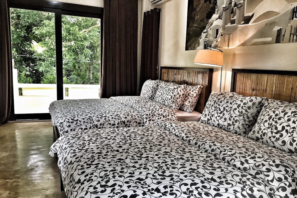 Deluxe Double Room Whole Villa | Caja de seguridad en la habitación, escritorio y ropa de cama