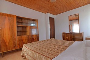 Room - Holiday apartment with terrace (Veli Lošinj)