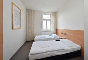 3 bedrooms, travel crib, WiFi, bed sheets
