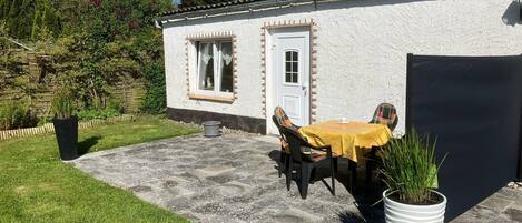 تناول الطعام بالخارج