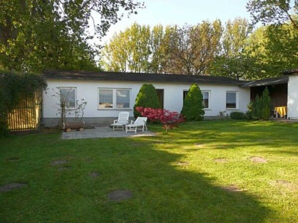 Unclassified image, 1 of 12, button