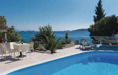 Stunning home in Kuciste with sauna