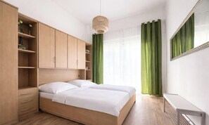 Unclassified image, 3 of 8, button