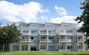 Unclassified image, 4 of 8, button