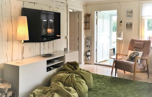 Lovely home in Sollebrunn with WiFi