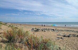 Una spiaggia nelle vicinanze, pesca