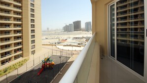Unclassified image, 5 of 25, button - Piks Key - Lakeside Tower C (Dubai)