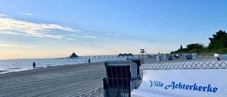 Una spiaggia nelle vicinanze