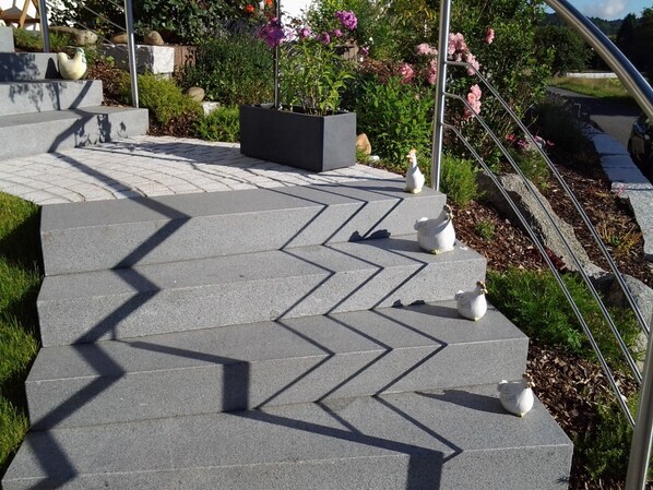 Unclassified image, 1 of 25, button