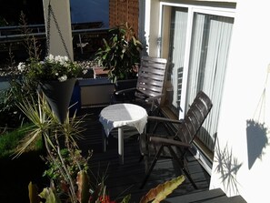 Unclassified image, 4 of 25, button