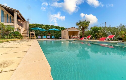 Beautiful home in Lauris with WiFi