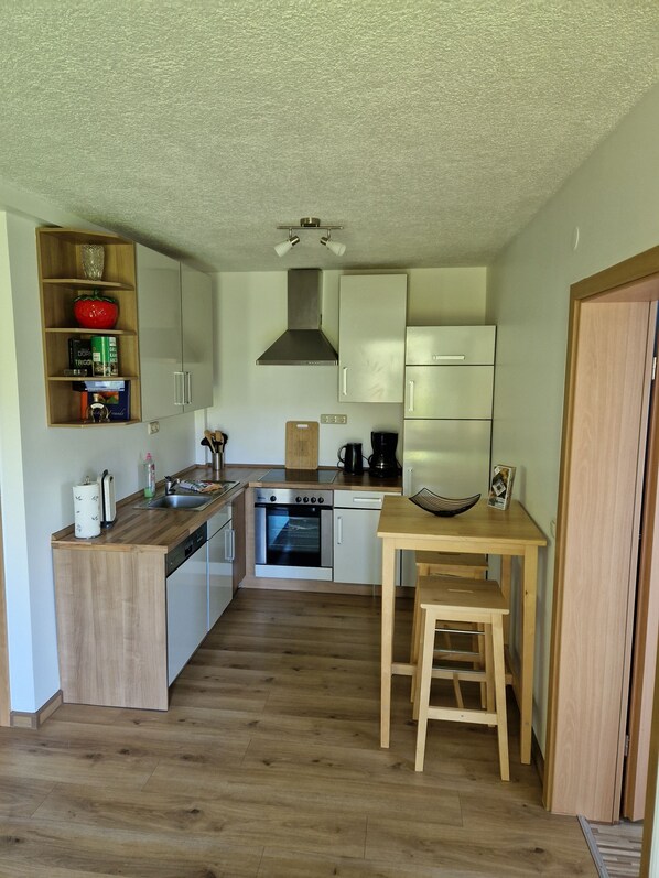 Fridge, oven, dishwasher, toaster