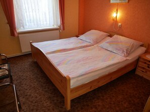 2 bedrooms, bed sheets