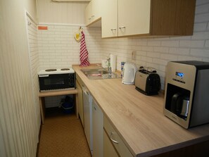 Fridge, microwave, dishwasher, coffee/tea maker