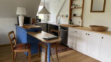 Kühlschrank, Mikrowelle, Geschirrspüler