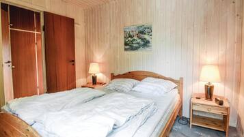 2 Schlafzimmer, Reisekinderbett, kostenloses WLAN