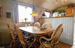 Dining - Nice home in Løgstør with kitchen (Løgstør)