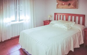 3 chambres, fer et planche à repasser, accès au Wi-Fi (inclus)