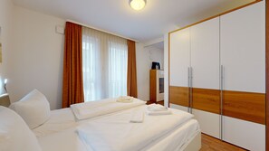 2 عدّة غرف نوم وسرير سفر وواي فاي