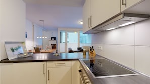 Køleskab, mikrobølgeovn, ovn, opvaskemaskine