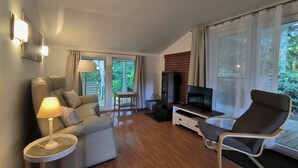 Living area - Paulsen: Holiday home with fenced garden and fireplace - Ferienhaus Paulsen (Silberstedt)