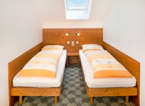 2 chambres, coffre-fort, literie fournie